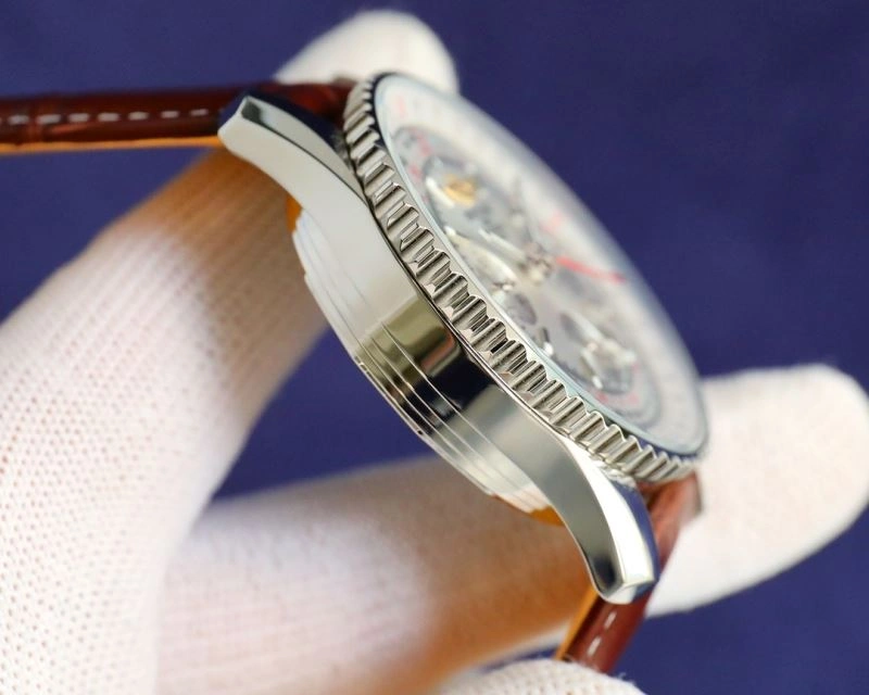 Versatile BREITLING Watches 177829