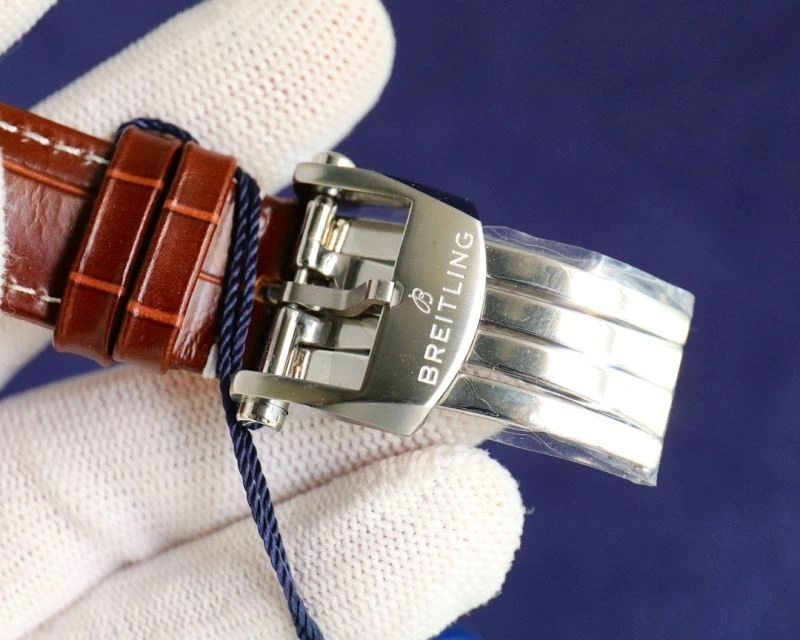 Versatile BREITLING Watches 177829