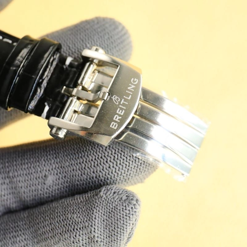 Vibrant BREITLING Watches 177795