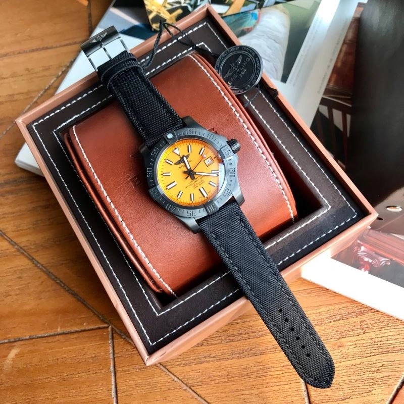 Versatile BREITLING Watches 177632