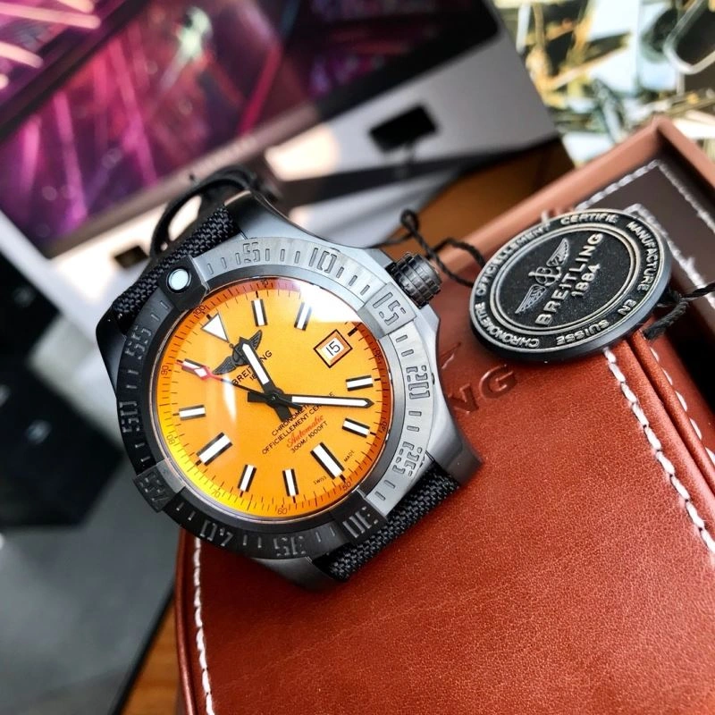 Versatile BREITLING Watches 177632