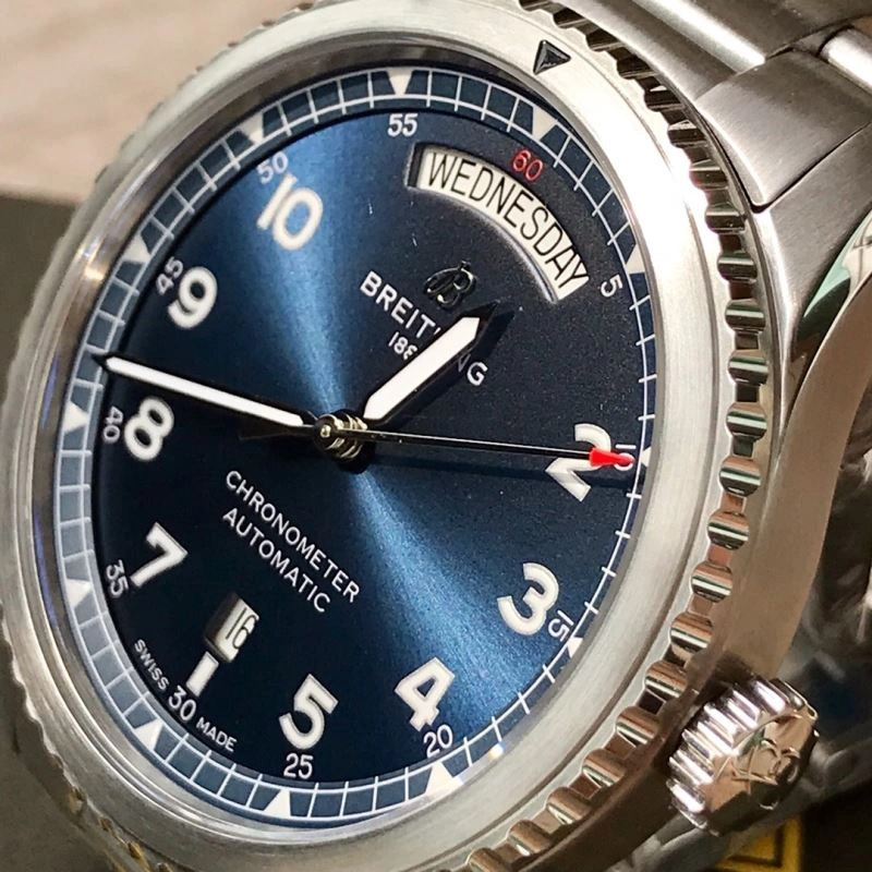 Contemporary BREITLING Watches 177585