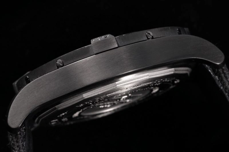 Sporty BREITLING Watches 177765