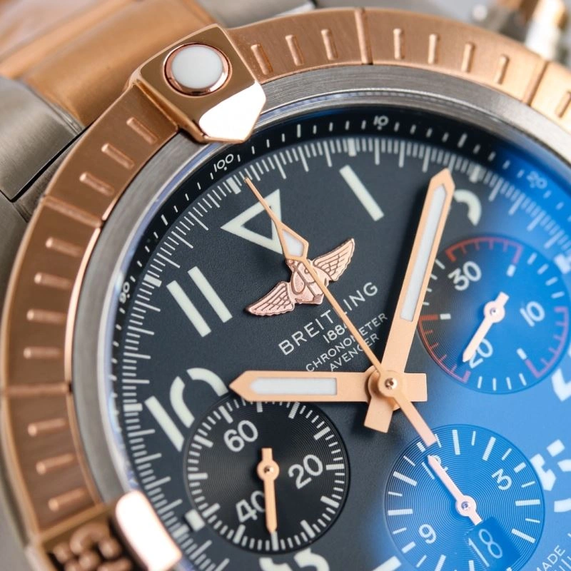 Sporty BREITLING Watches 177752