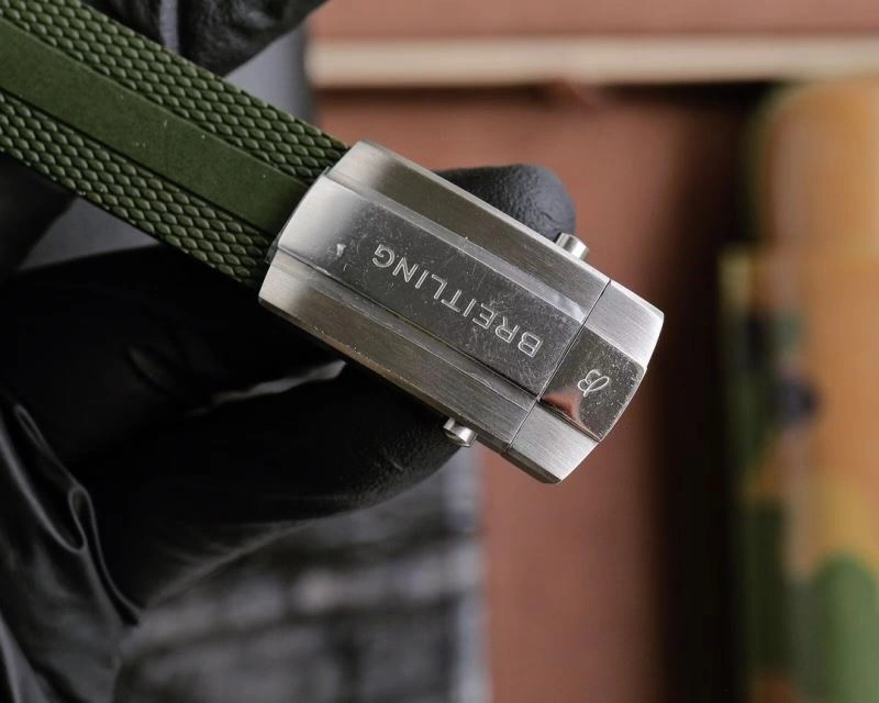 Contemporary BREITLING Watches 177746