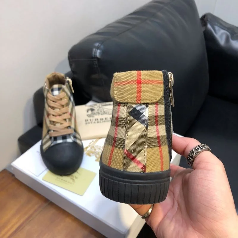 BURBERRY SHOES Elegant 29949