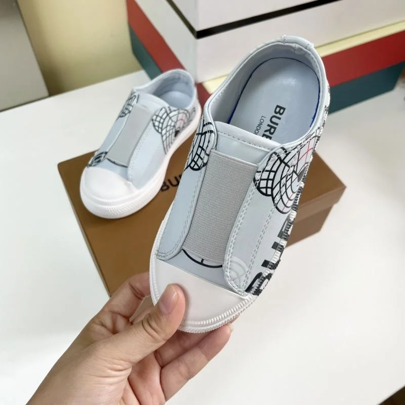 Vibrant BURBERRY SHOES 29958