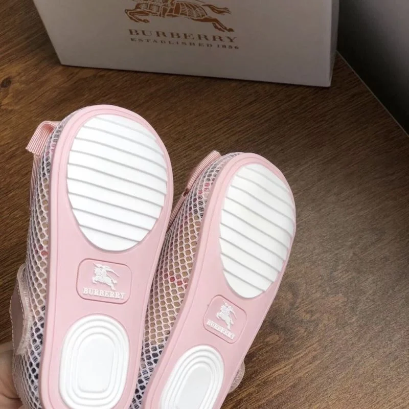 BURBERRY SHOES UrbanChic 29969