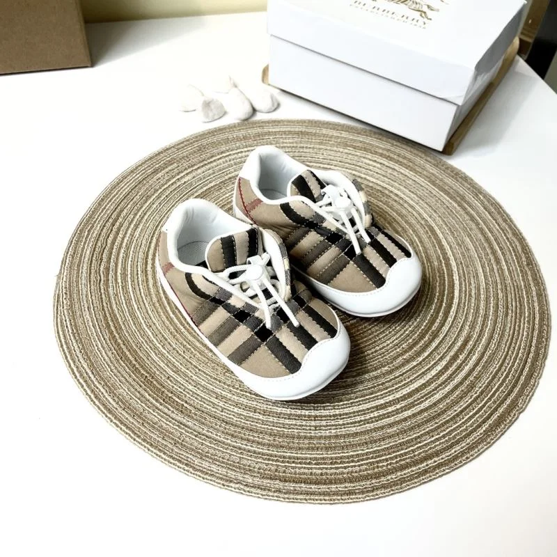 Vibrant BURBERRY SHOES 29946