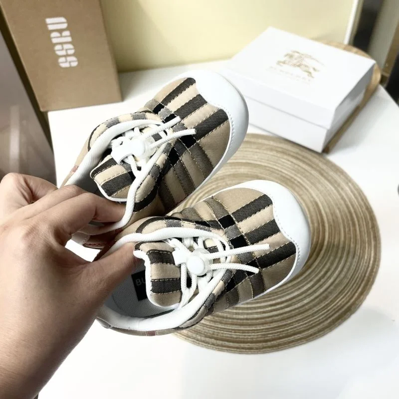 Vibrant BURBERRY SHOES 29946
