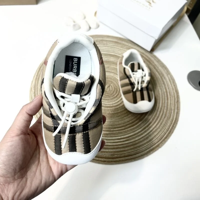 Vibrant BURBERRY SHOES 29946