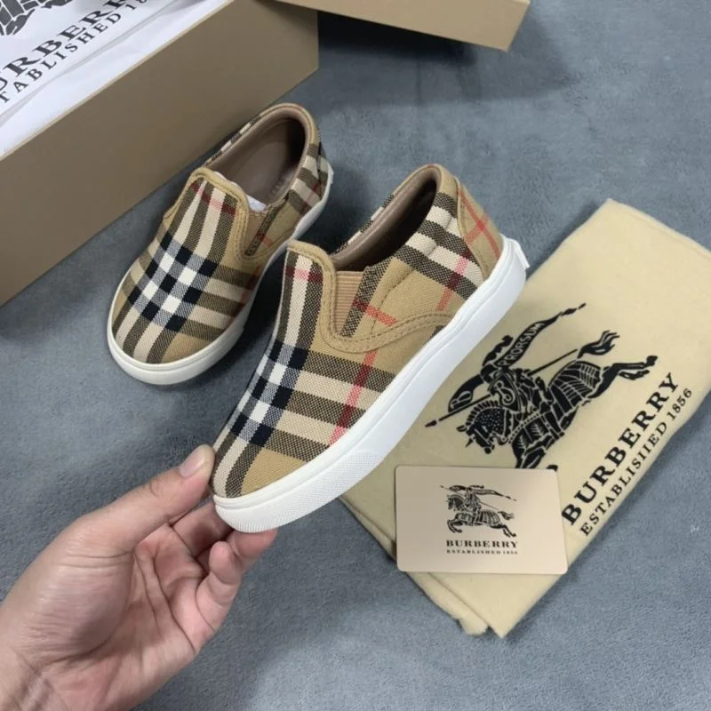 BURBERRY SHOES UrbanChic 29923