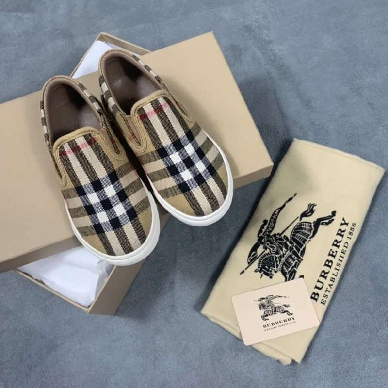 BURBERRY SHOES UrbanChic 29923