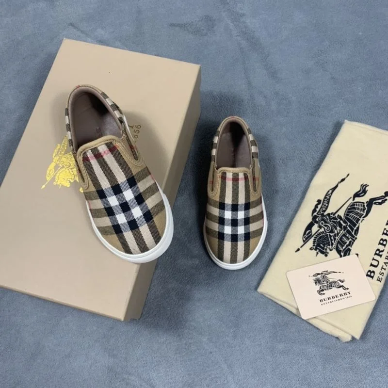 BURBERRY SHOES UrbanChic 29923