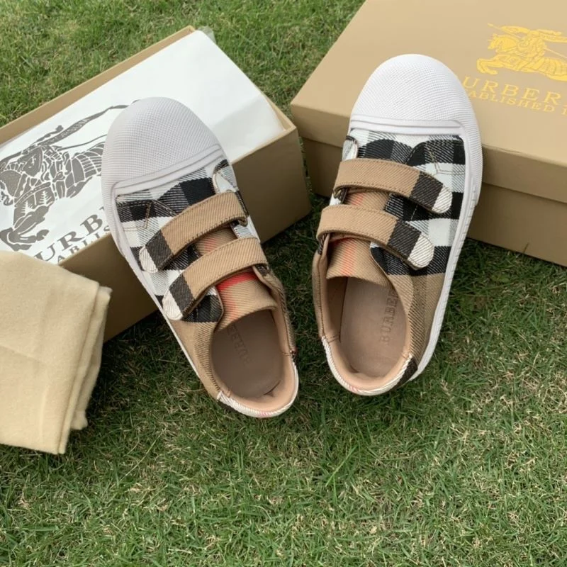 Youthful BURBERRY SHOES 29934