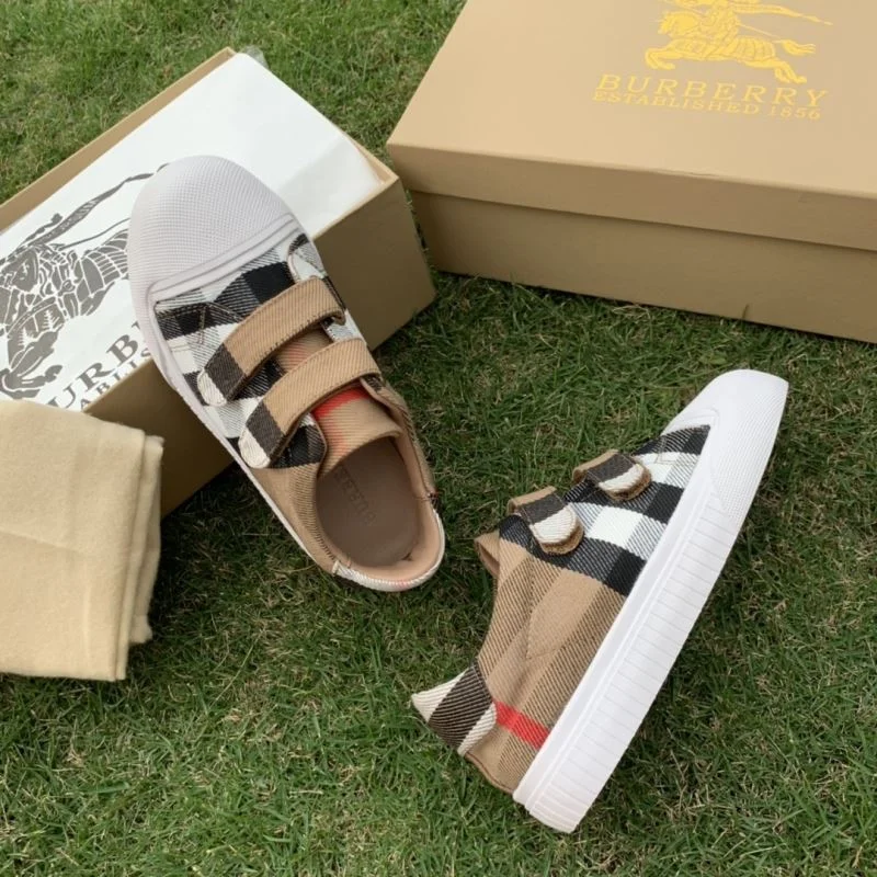 Youthful BURBERRY SHOES 29934