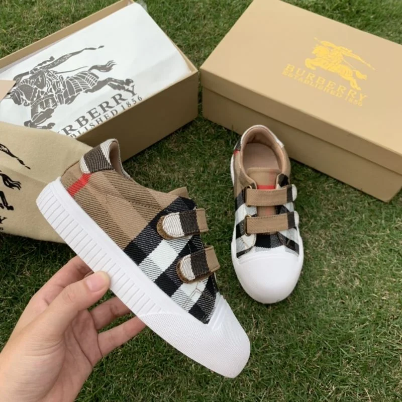 Youthful BURBERRY SHOES 29934