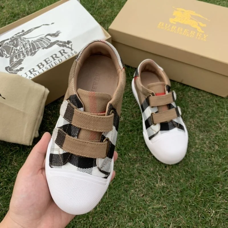 Youthful BURBERRY SHOES 29934