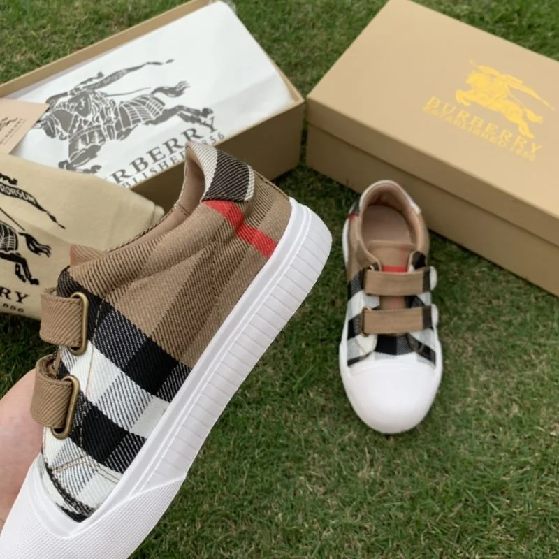 Youthful BURBERRY SHOES 29934
