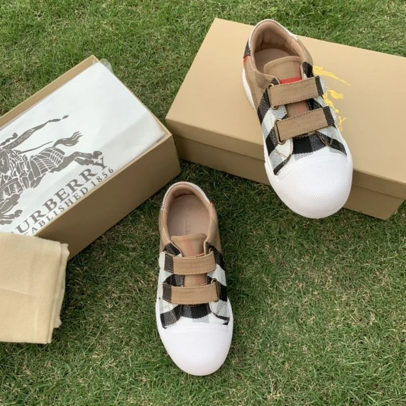 Youthful BURBERRY SHOES 29934