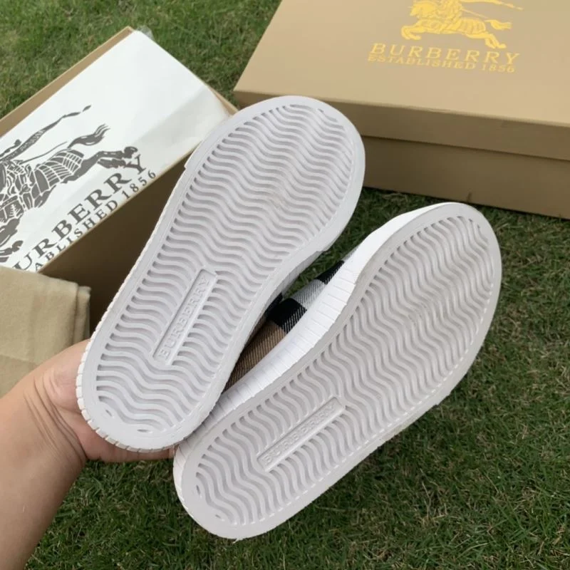 Youthful BURBERRY SHOES 29934