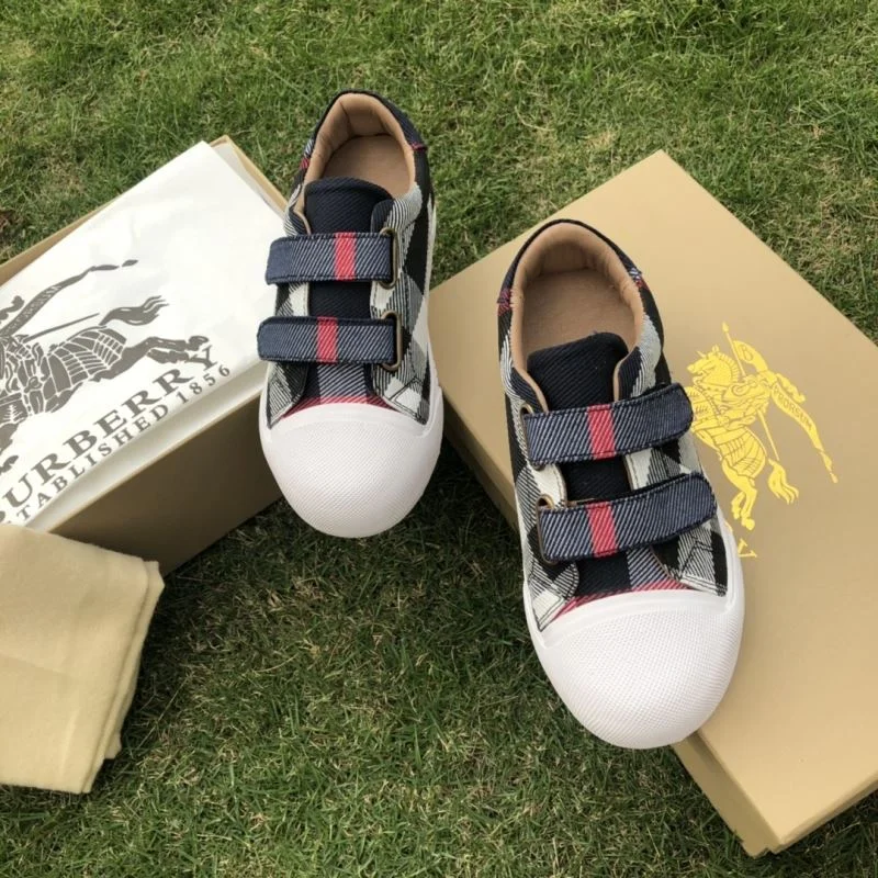 Comfortable BURBERRY SHOES 29933