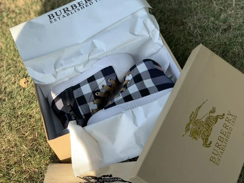 Practical BURBERRY SHOES 29927