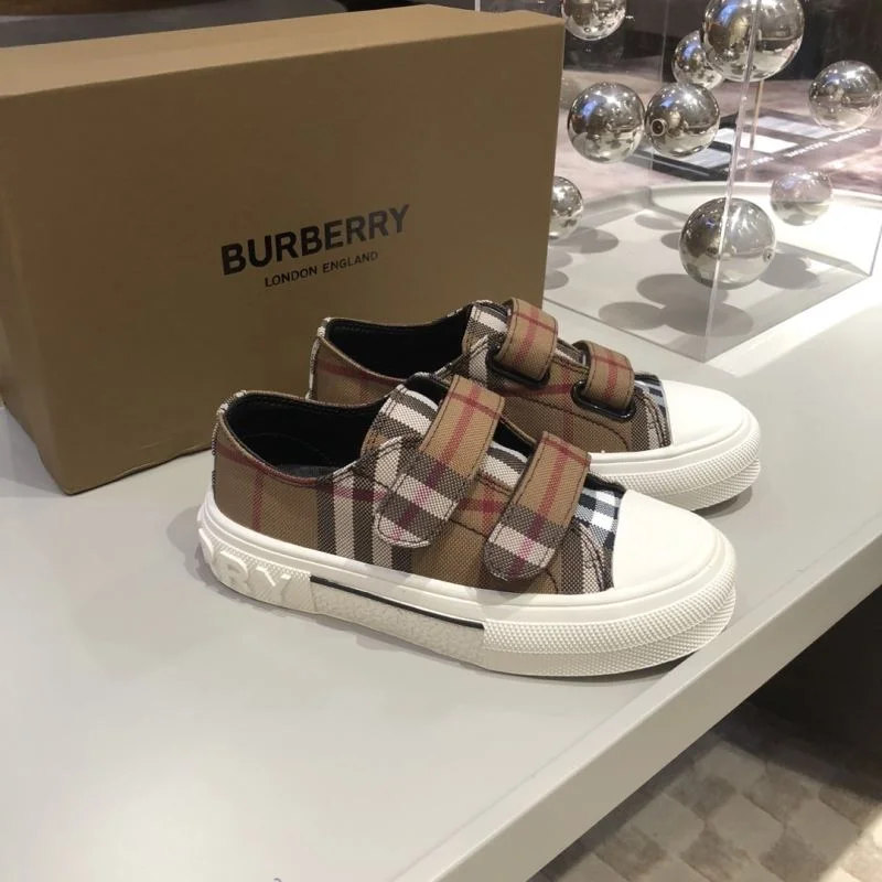 BURBERRY SHOES SunProtective 29930