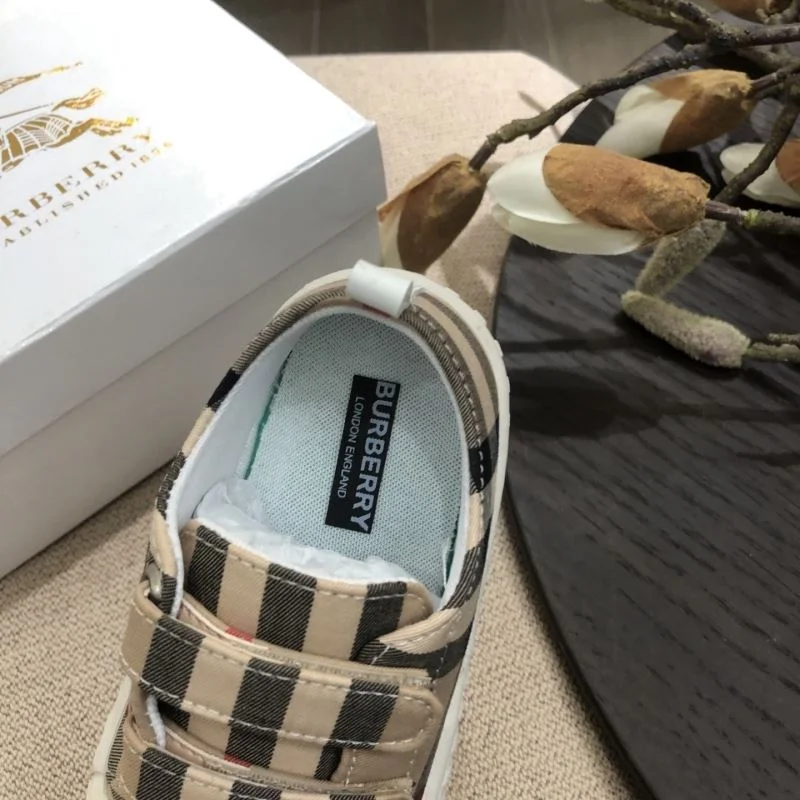 BURBERRY SHOES Premium 29912