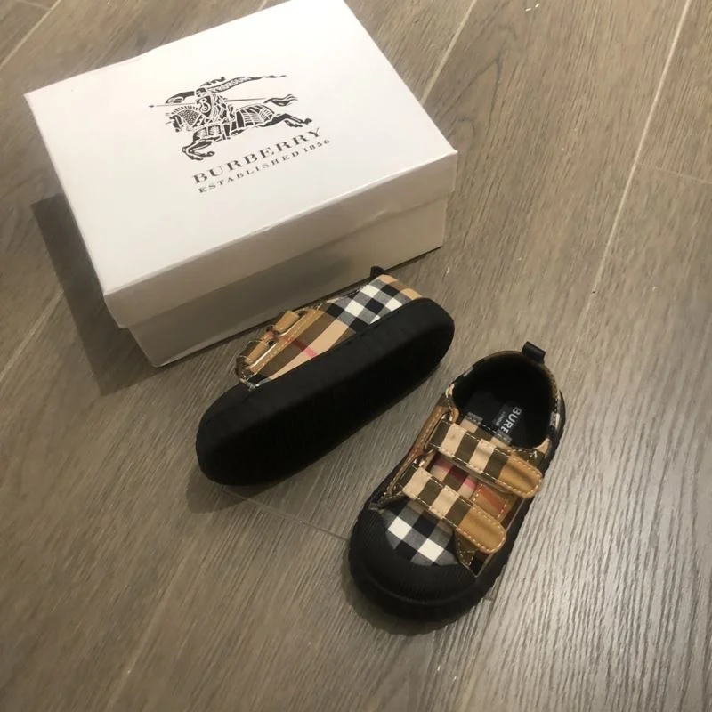 HighPerformance BURBERRY SHOES 29909