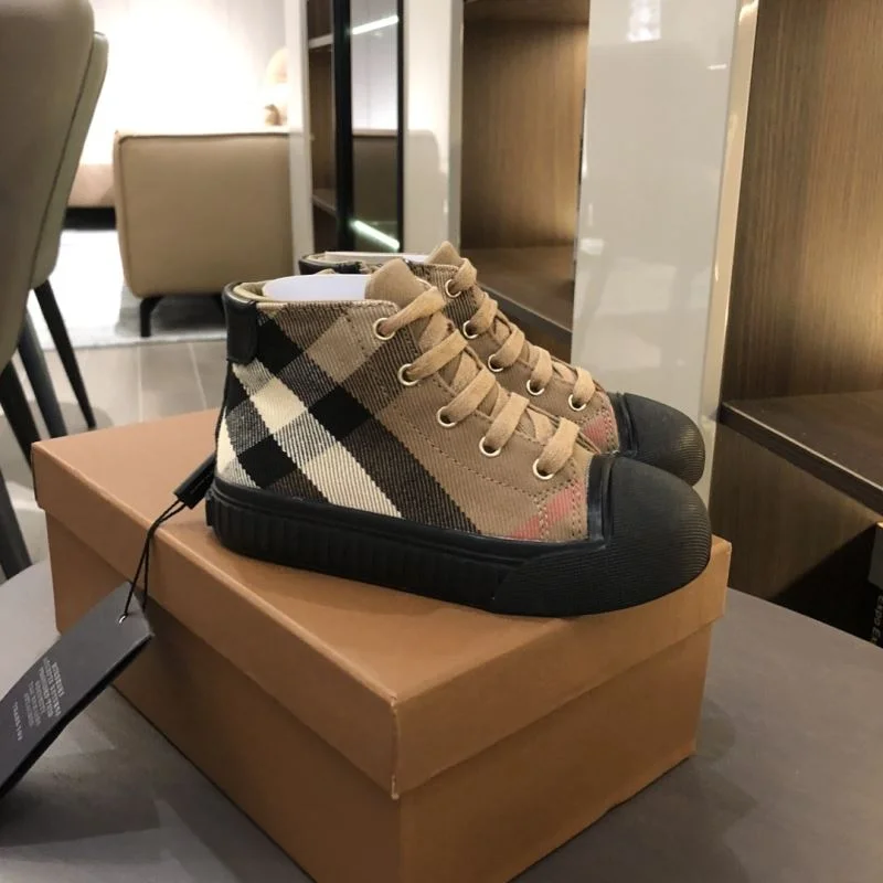Efficient BURBERRY SHOES 29902
