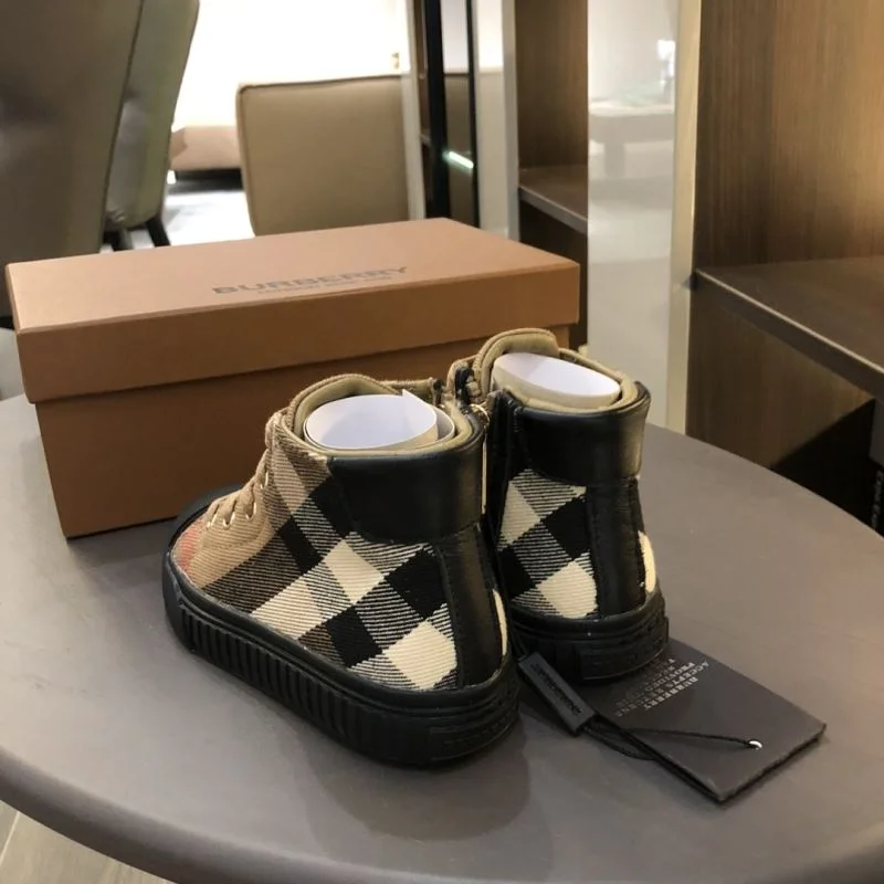 Efficient BURBERRY SHOES 29902
