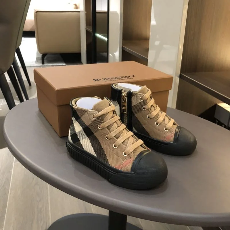 Efficient BURBERRY SHOES 29902