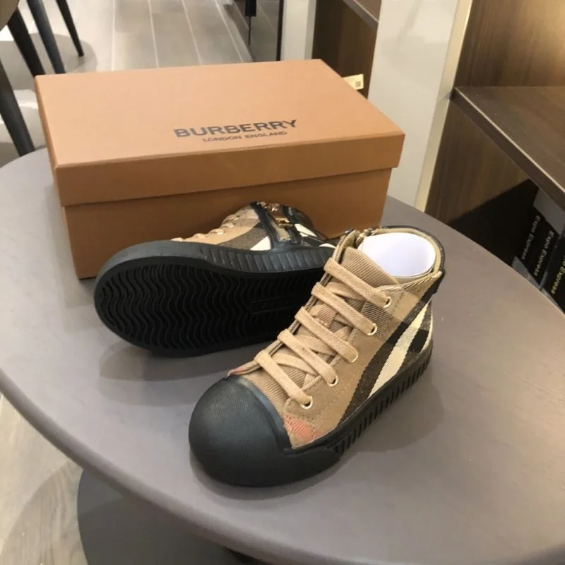Efficient BURBERRY SHOES 29902