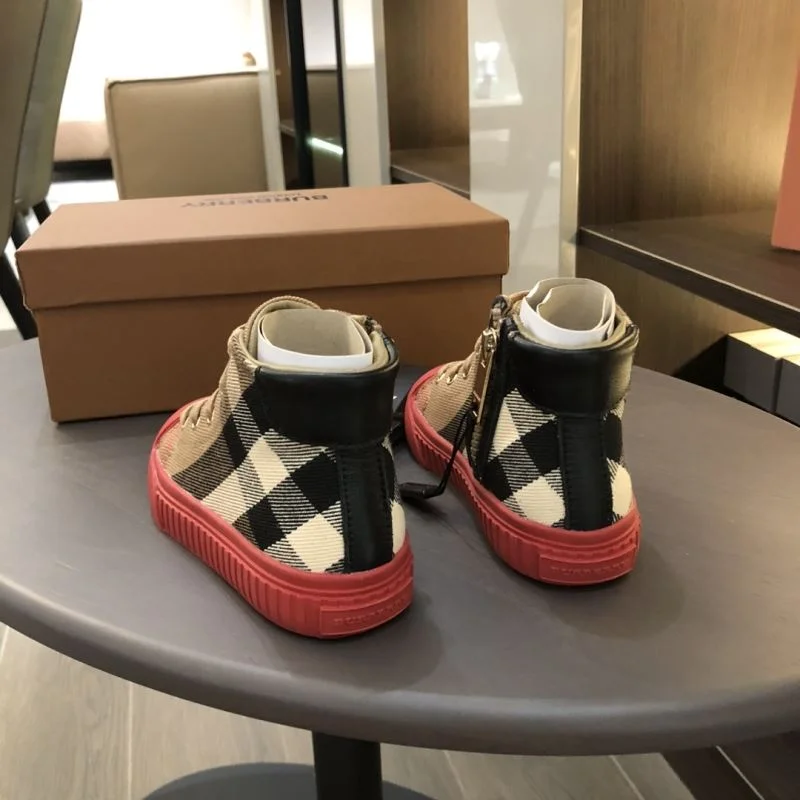 BURBERRY SHOES Premium 29900