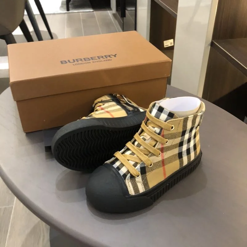 BURBERRY SHOES SunProtective 29901