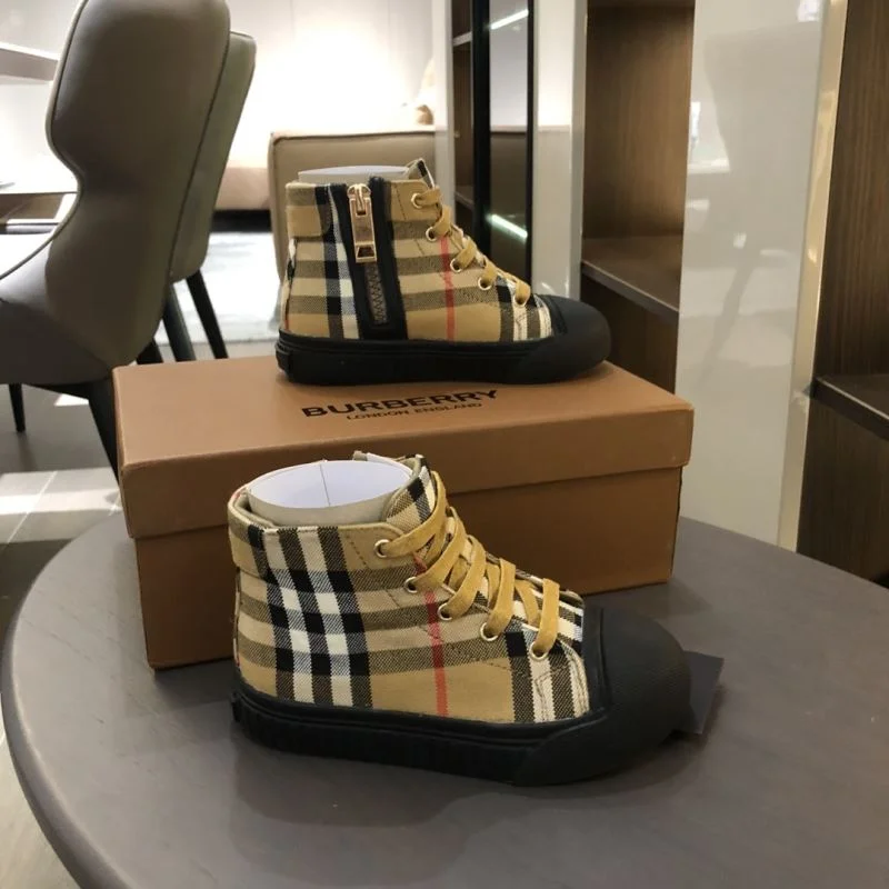 BURBERRY SHOES SunProtective 29901