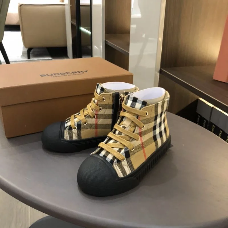 BURBERRY SHOES SunProtective 29901