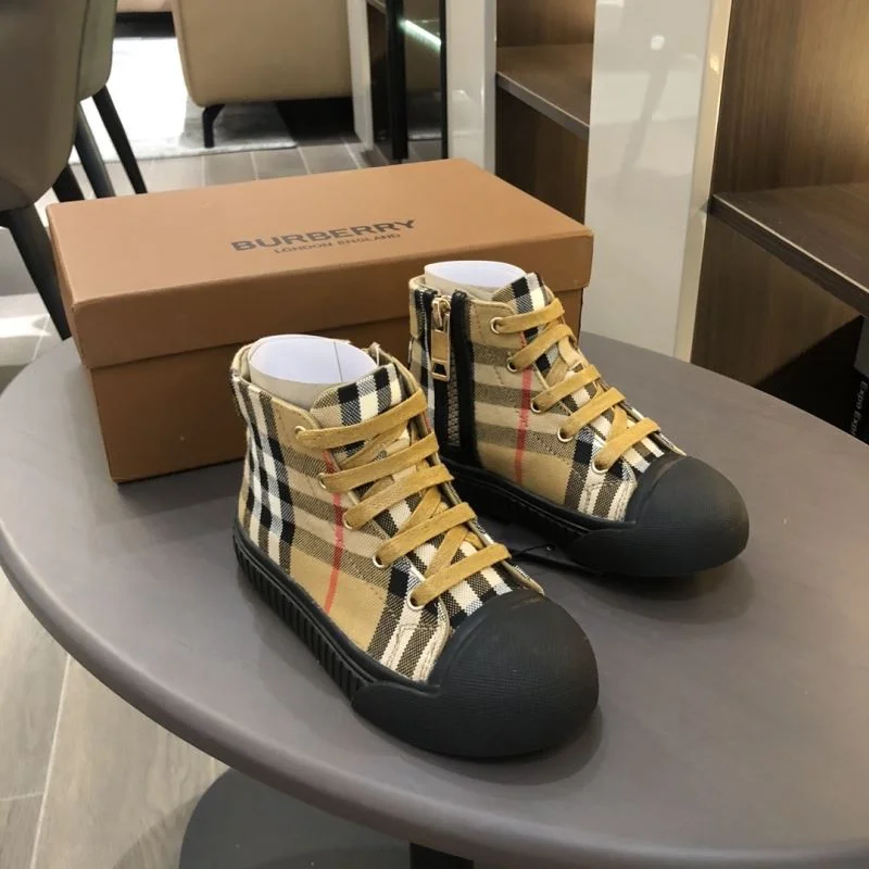 BURBERRY SHOES SunProtective 29901