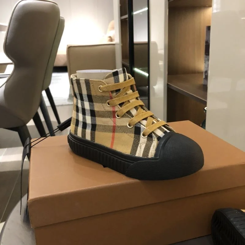 BURBERRY SHOES SunProtective 29901