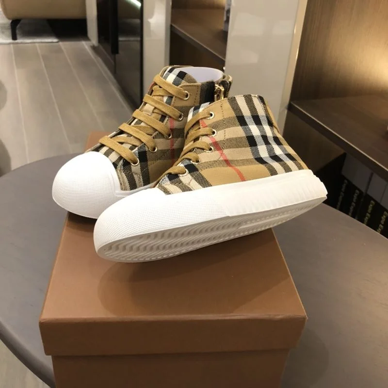 Snug BURBERRY SHOES 29898