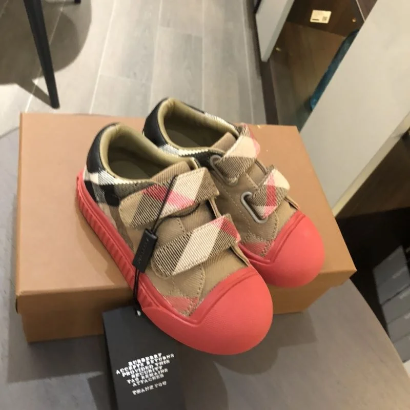 Casual BURBERRY SHOES 29884