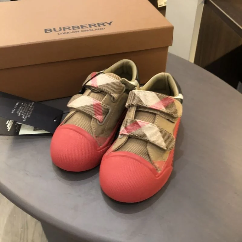 Casual BURBERRY SHOES 29884