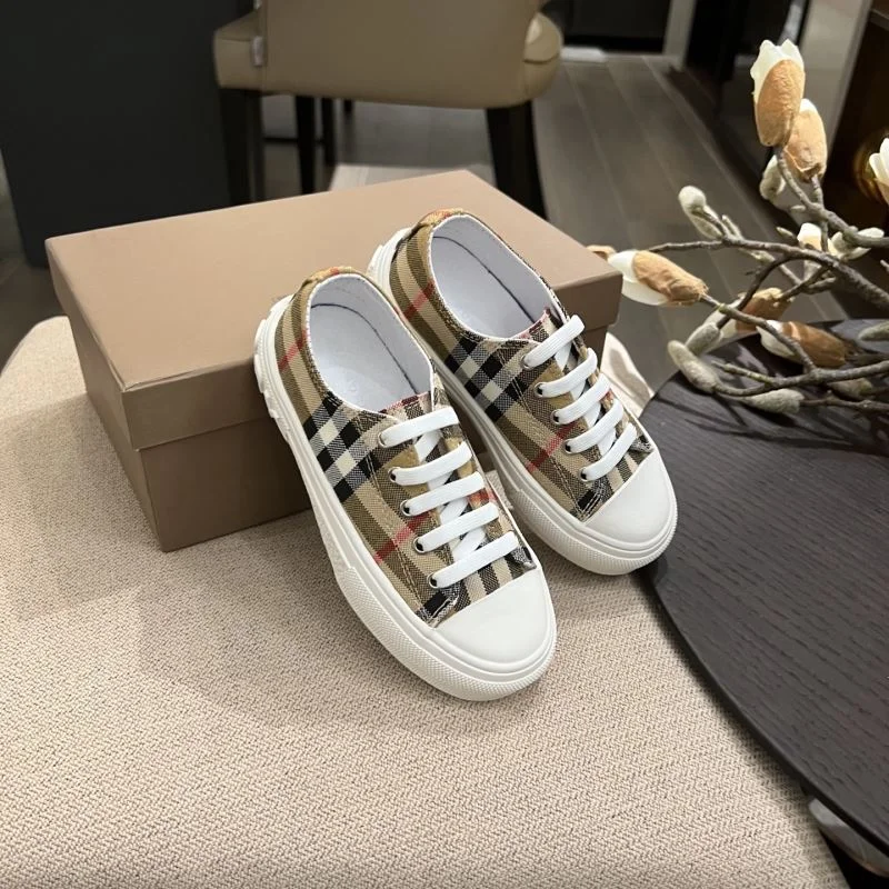 Attractive BURBERRY SHOES 29896