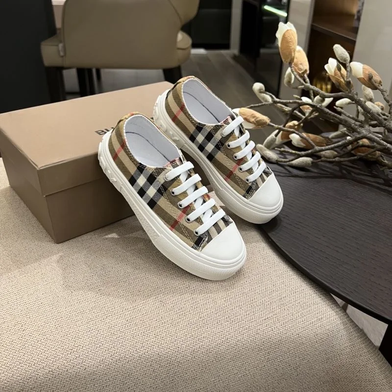 Attractive BURBERRY SHOES 29896