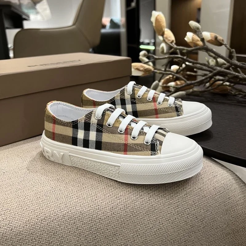 Attractive BURBERRY SHOES 29896