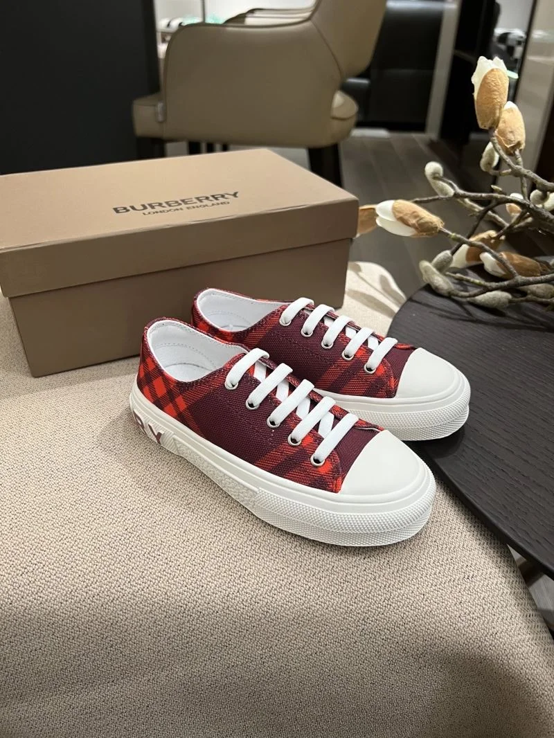 Trendsetting BURBERRY SHOES 29897
