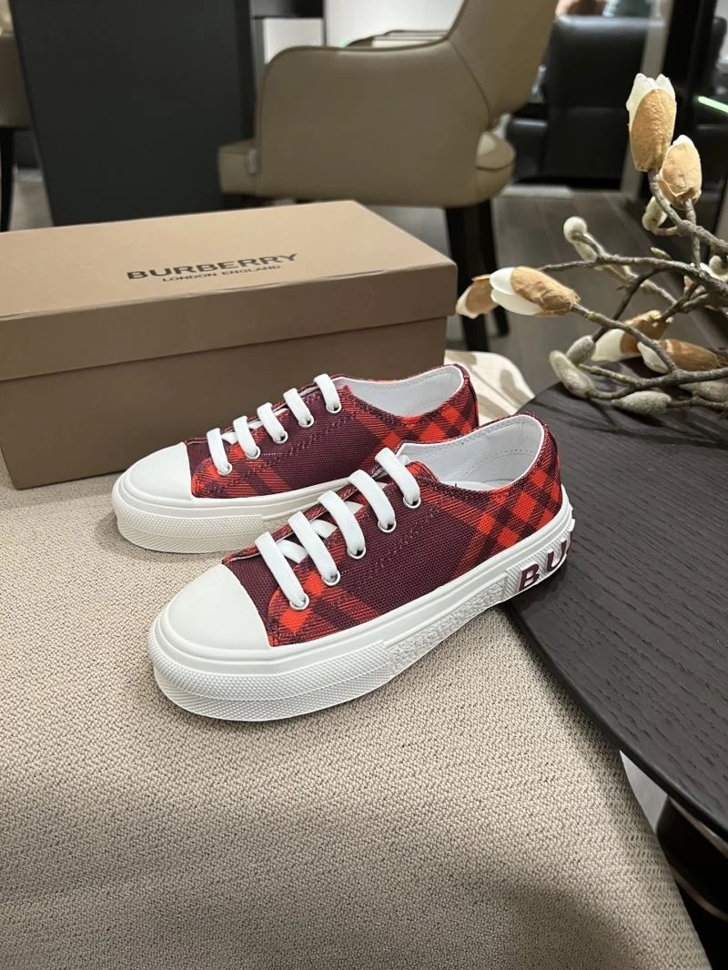 Trendsetting BURBERRY SHOES 29897