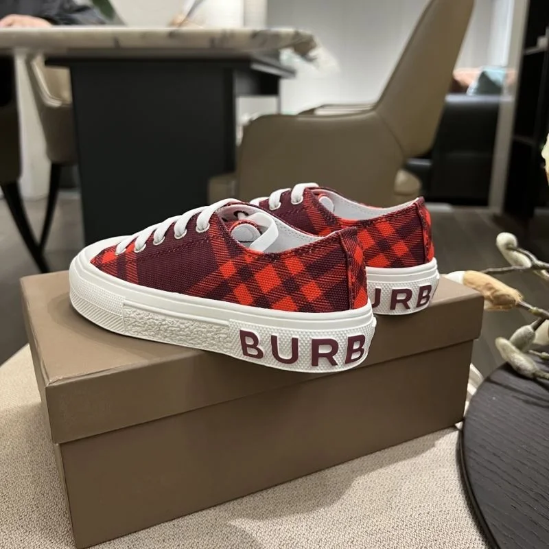 Trendsetting BURBERRY SHOES 29897