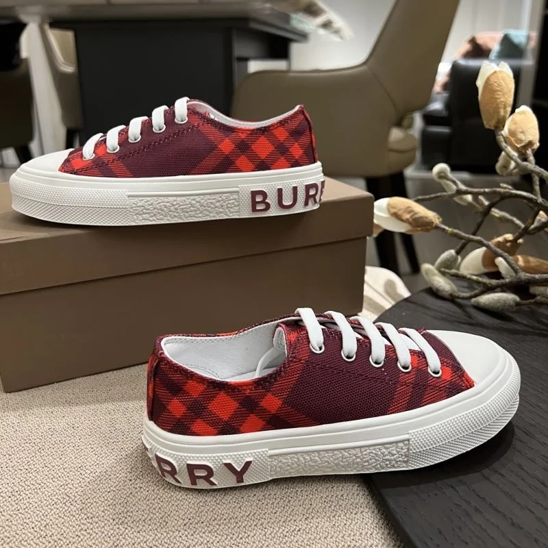 Trendsetting BURBERRY SHOES 29897